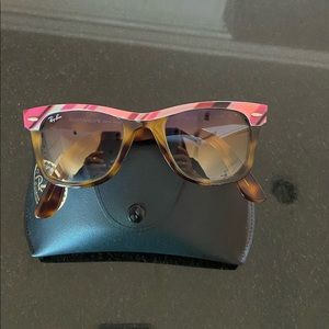 EUC Ray Ban Wayfarer RB2144-1028/51